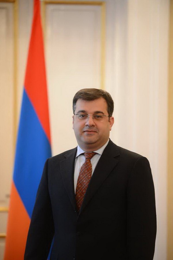 Артак Апитонян назначен заместителем главы МИД Армении