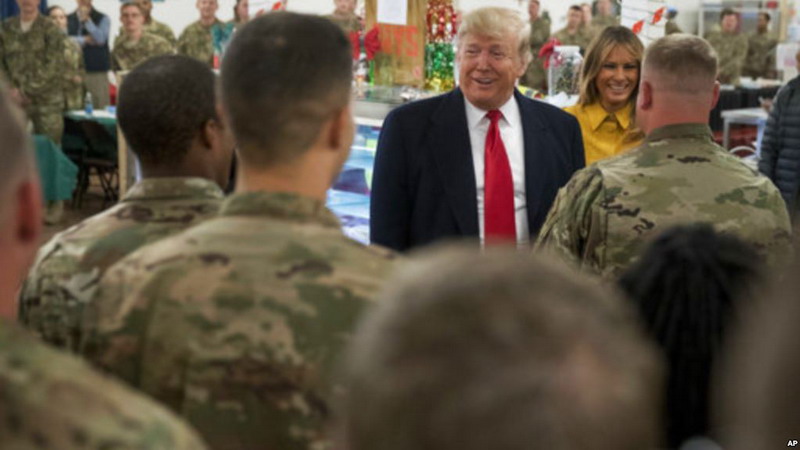 Дональд и Мелани Трамп совершили необъявленный визит в Ирак