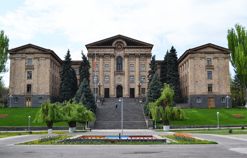 ЦИК Армении представила протокол предварительных итогов выборов: три силы в парламенте
