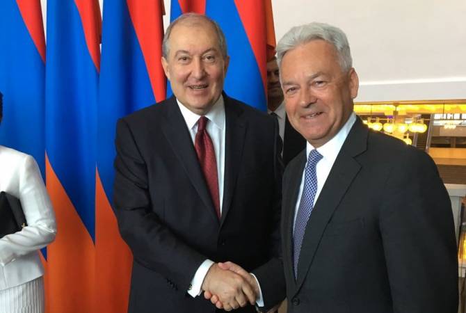 Британия рассчитывает на тесное сотрудничество с правительством и парламентом Армении: Алан Дункан
