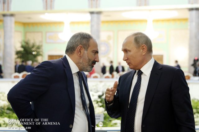 Никол Пашинян: «Я ни с одним лидером, наверное, не общаюсь так часто, как с президентом России»