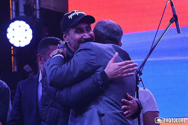 Народ Армении заставил, чтобы его голос прозвучал громко и чисто: Серж Танкян