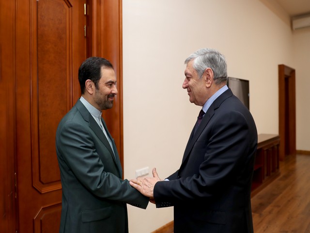 Посол Ирана и и.о главы МЧС Феликс Цолакян затронули вопрос неблагоустроенности автотрассы Ереван-Мегри