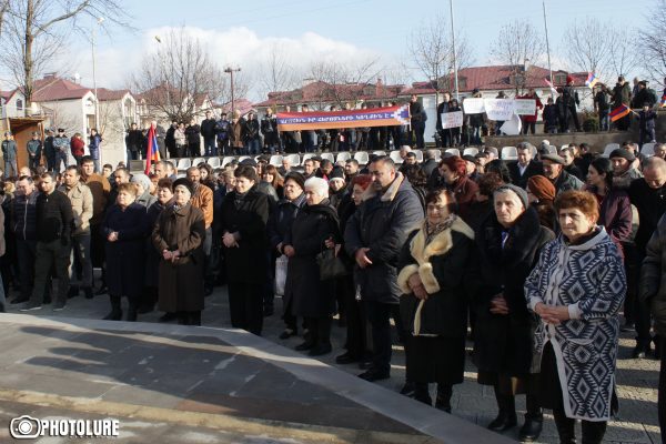 Акция протеста в Степанакерте: «Свободу Роберту Кочаряну!»