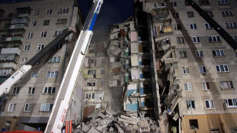 Трагедия в Магнитогорске: от взрыва газа обрушилось здание, 8 погибших, судьба 36 человек неизвестна