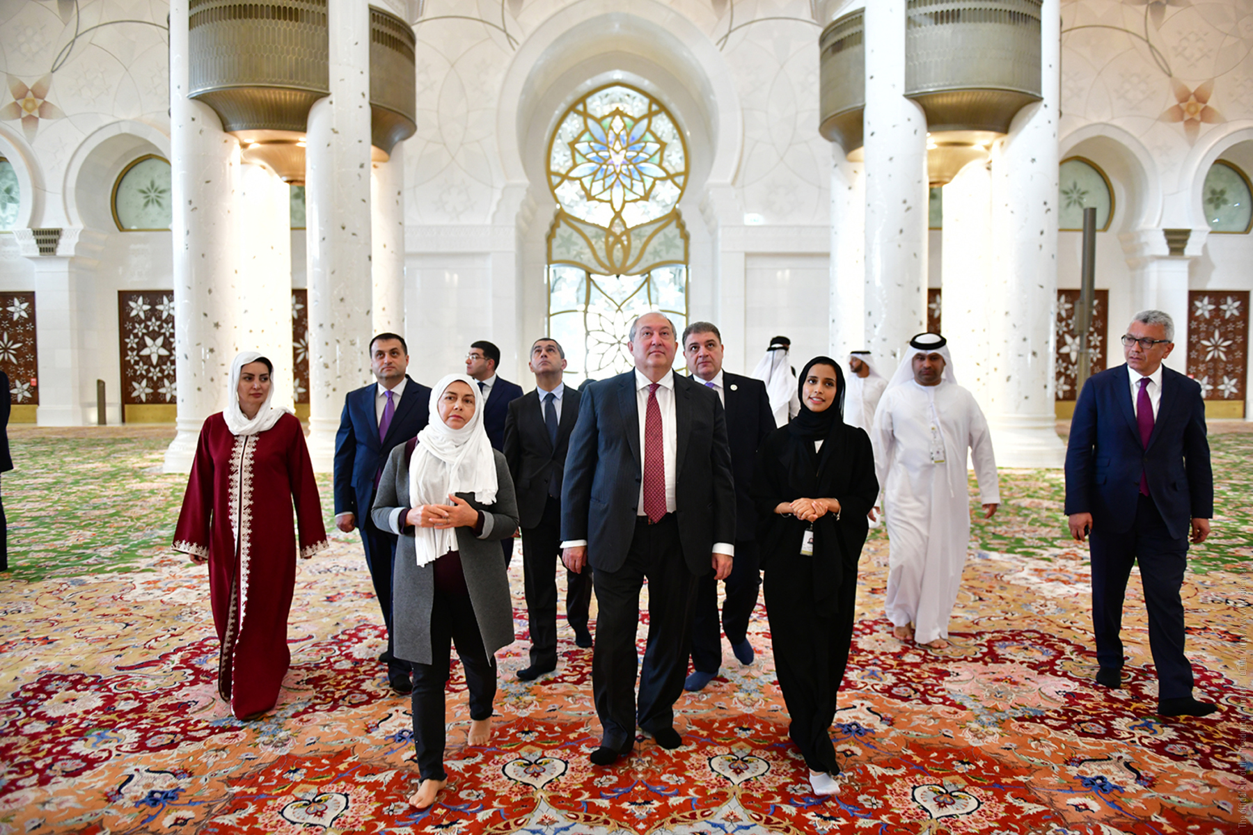 Президент Армен Саргсян посетил Великую Мечеть основателя ОАЭ Шейха Зайда