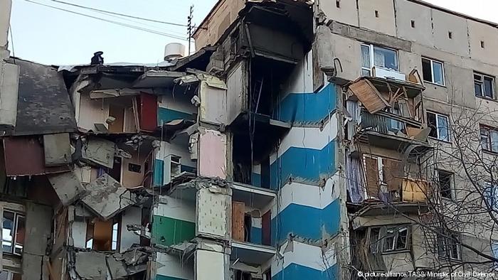Магнитогорск, 38 погибших обнаружены: власти отрицают связь взрывов в доме и маршрутке
