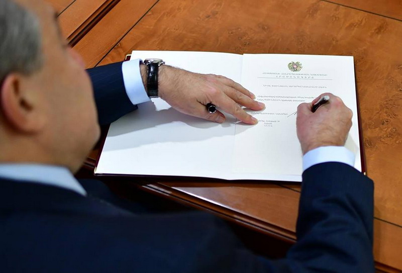 Президент Саргсян подписал указ о назначении Никола Пашиняна премьер-министром