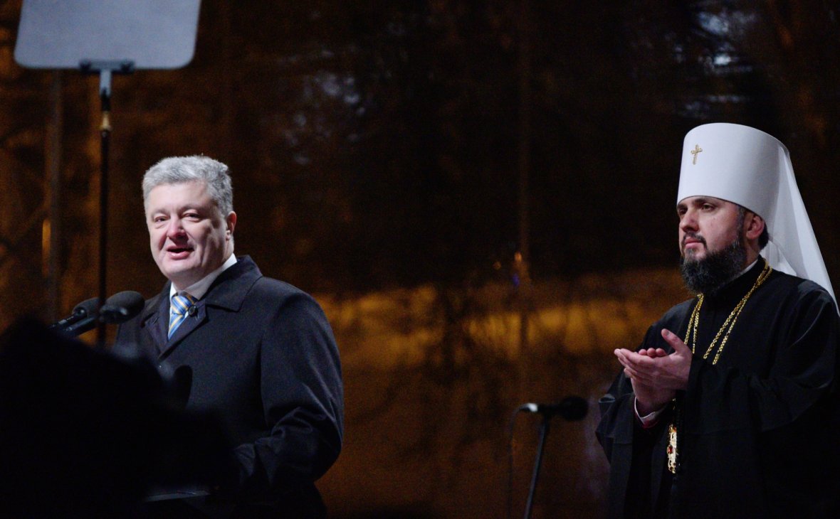 «А где их томос? Сталиным подписан?»: президент Украины — Русской православной церкви