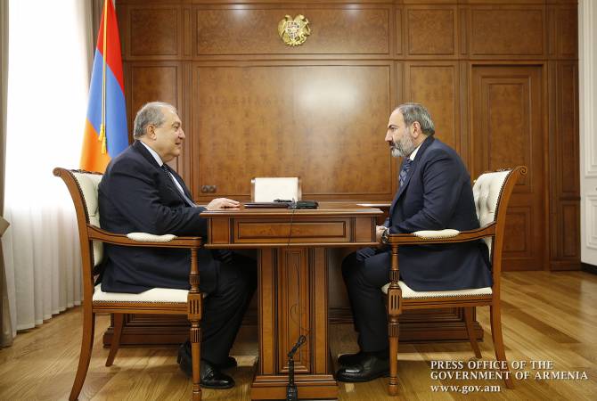 В резиденции Президента Армении состоялась встреча Армена Саргсяна с Николом Пашиняном: видео