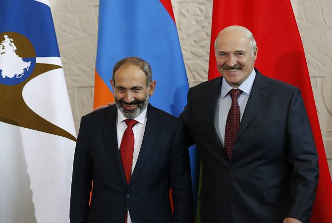 Александр Лукашенко поздравил Никола Пашиняна с назначением на пост премьер-министра Армении