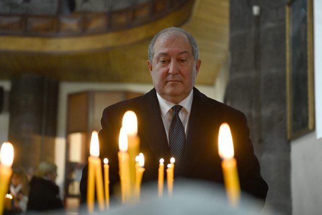Президент Саргсян не присутствует на служении Святой литургии по случаю праздника Рождества
