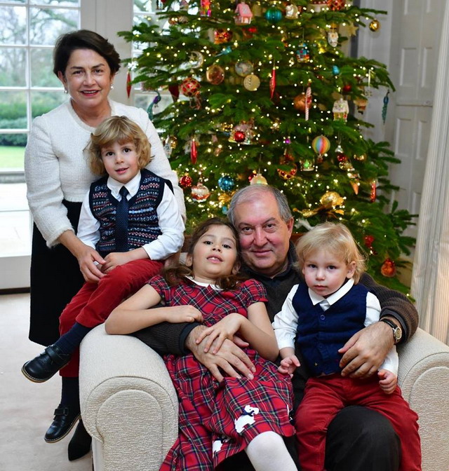 Новый Год — в семье президента Армена Саргсяна: фото