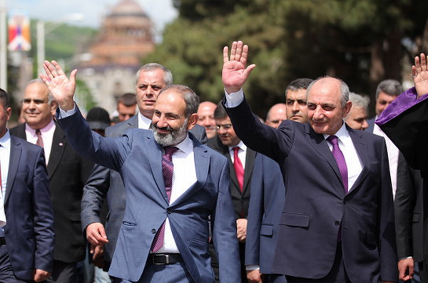 Бако Саакян поздравил Никола Пашиняна с назначением на пост премьер-министра Армении