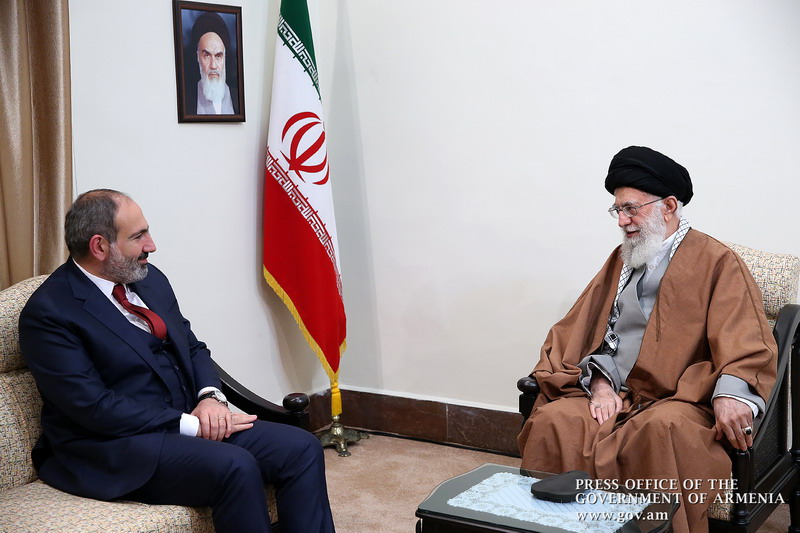 Никол Пашинян и Аятолла Хаменеи согласились в тoм, что урегулирование нагорно-карабахского конфликта возможно исключительно мирным путем