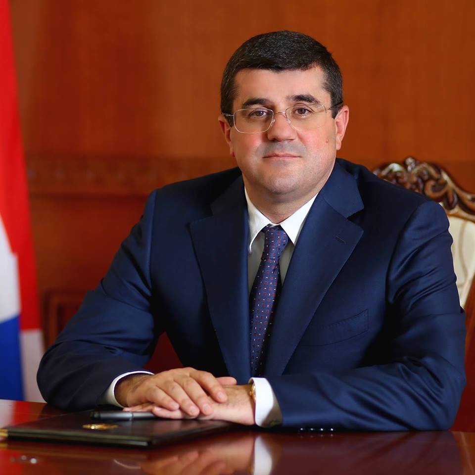 Экс-премьер Арцаха Араик Арутюнян назвал заявления Самвела Бабаяна «спекуляциями»