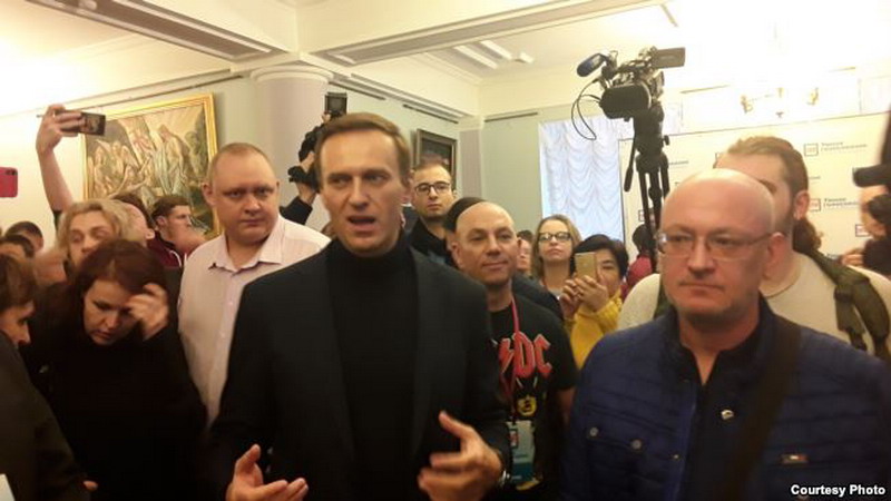 Навальный призвал своих сторонников в Санкт-Петербурге объединяться в борьбе против «Единой России»