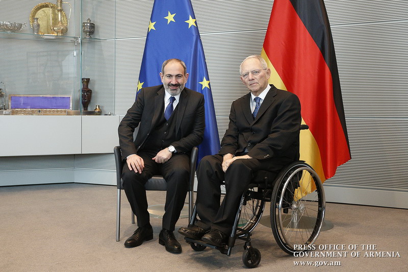 Премьер-министр Армении и председатель Бундестага Германии обсудили вопросы расширения межпарламентских связей