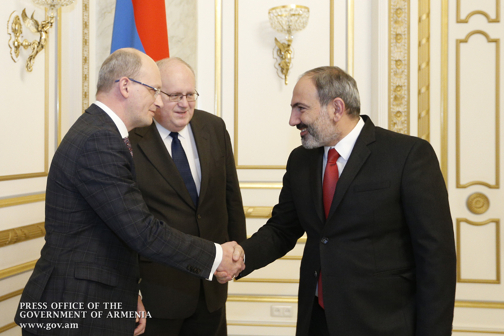 Никол Пашинян принял посла Польши в Армении и представителей военно-промышленного предприятия «Любава»