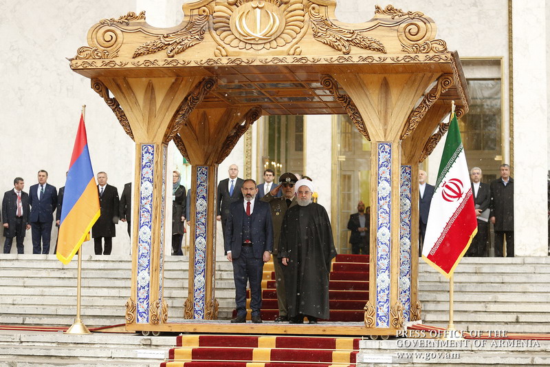 В Тегеране состоялась торжественная церемония приема Никола Пашиняна, прибывшего в Иран с официальным визитом