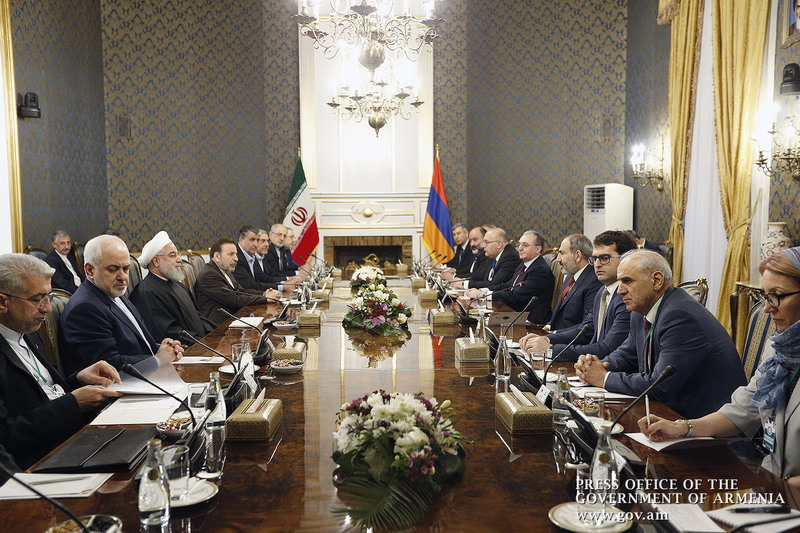 В Тегеране состоялись переговоры Пашинян-Роухани: главное