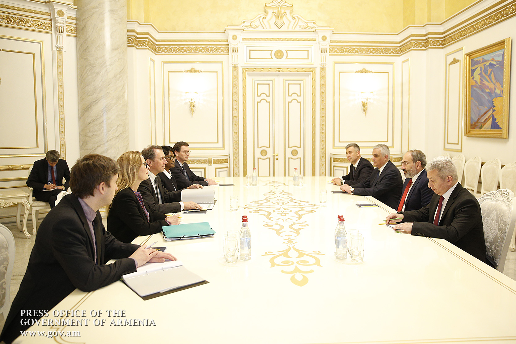 Премьер-министр Армении и вице-президент Всемирного Банка обсудили вопросы расширения сотрудничества