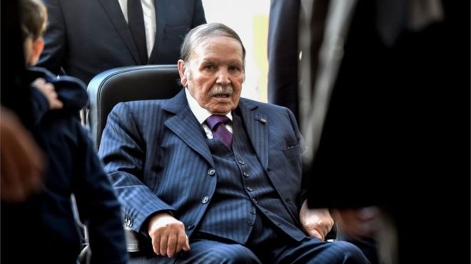 82-летний президент Алжира Абдельазиз Бутефлика отказался от пятого срока после массовых протестов