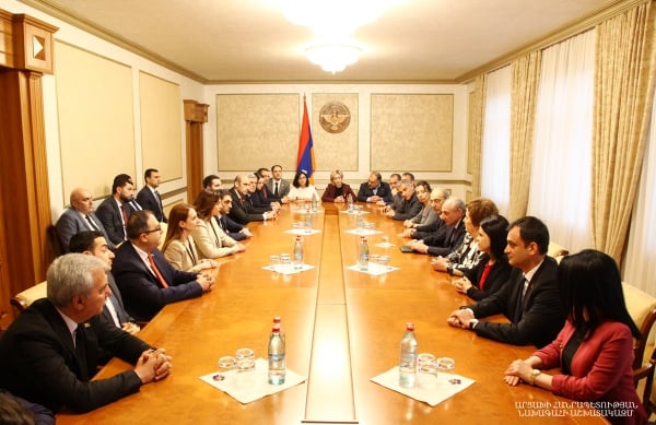 Бако Саакян в Степанакерте принял депутатов парламента Армении из блока «Мой шаг»