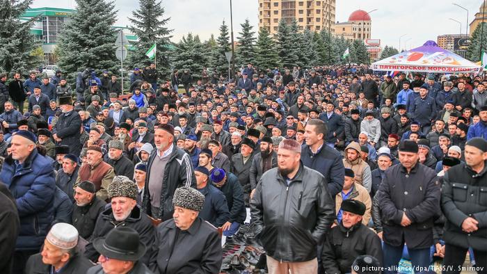 Резкое обострение ситуации в Ингушетии: российские силовики трижды пытались разогнать митинг — видео