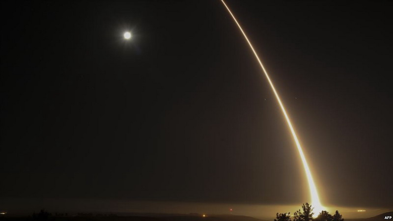 «Переломный момент»: силы ПРО США успешно поразили баллистическую ракету в 6400 км от места пуска: видео