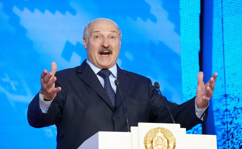 Сотрудничество Беларуси с Западом «вызывает истерику» в России: Лукашенко