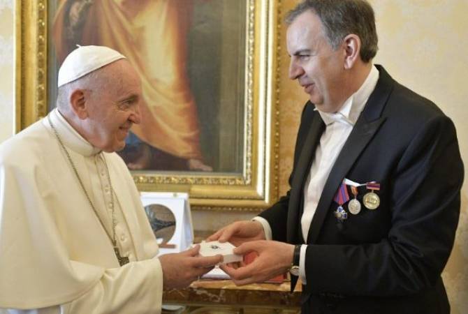 Посол Армении Карен Назарян вручил верительные грамоты Папе Римскому Франциску