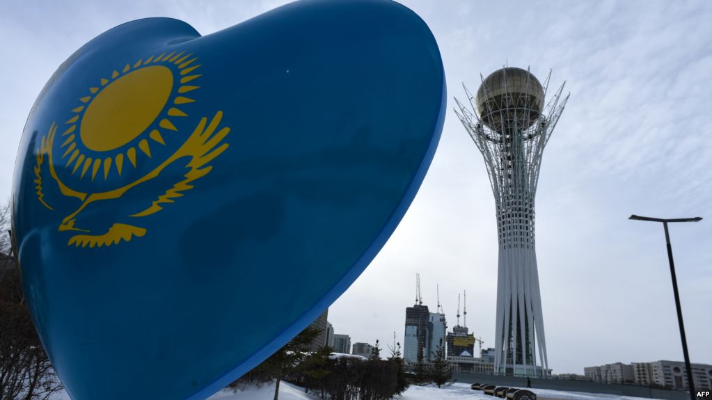 Новый президент Казахстана переименовал столицу в Нур-Султан, несмотря на протесты
