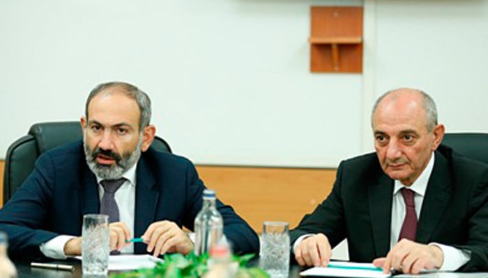 Никол Пашинян провел телефонный разговор с президентом Арцаха Бако Саакяном