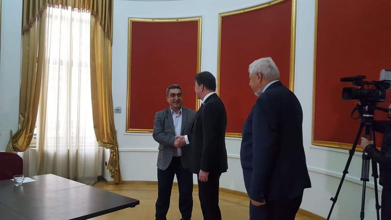 Руководитель Арцахского союза армянских беженцев из Азербайджана Сарасар Сарьян встретился с Мирославом Лайчаком