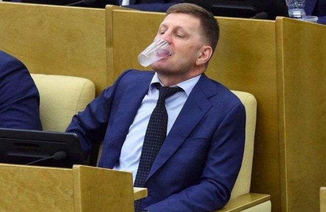 Госдума России приняла во втором чтении закон о наказании за «неуважение к власти»