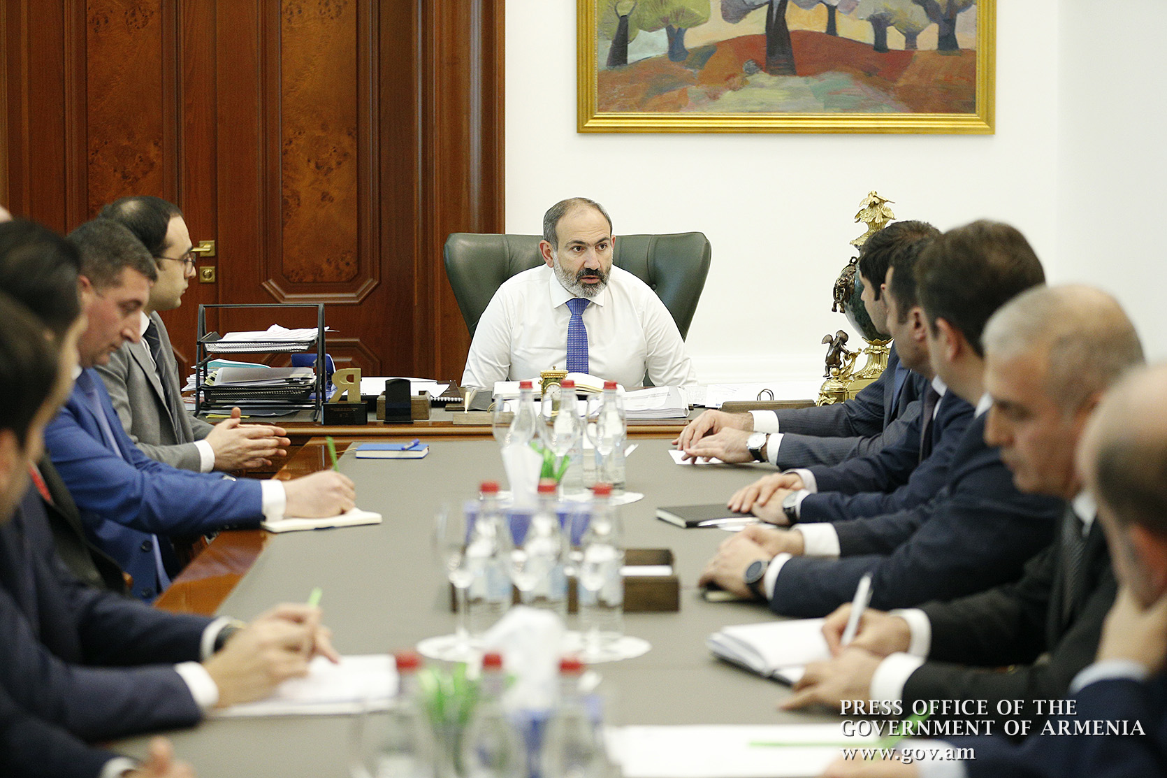 Никол Пашинян провел совещание с губернаторами