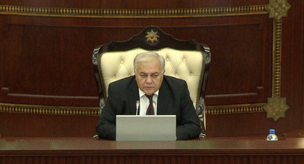 Глава парламента Азербайджана призвал депутатов «быть осторожными в своих призывах к войне»