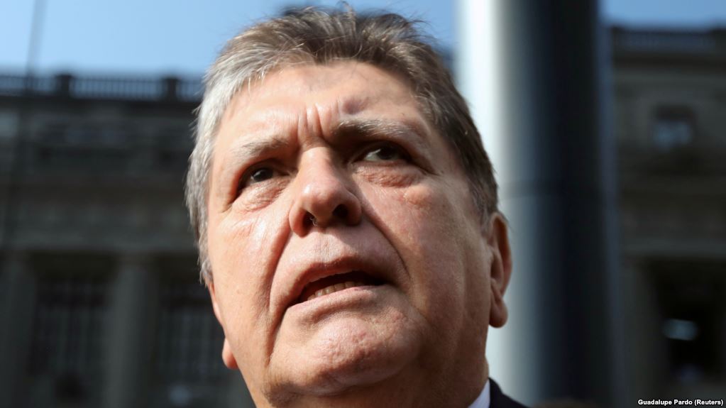 Экс-президент Перу умер после попытки суицида при задержании по делу о коррупции