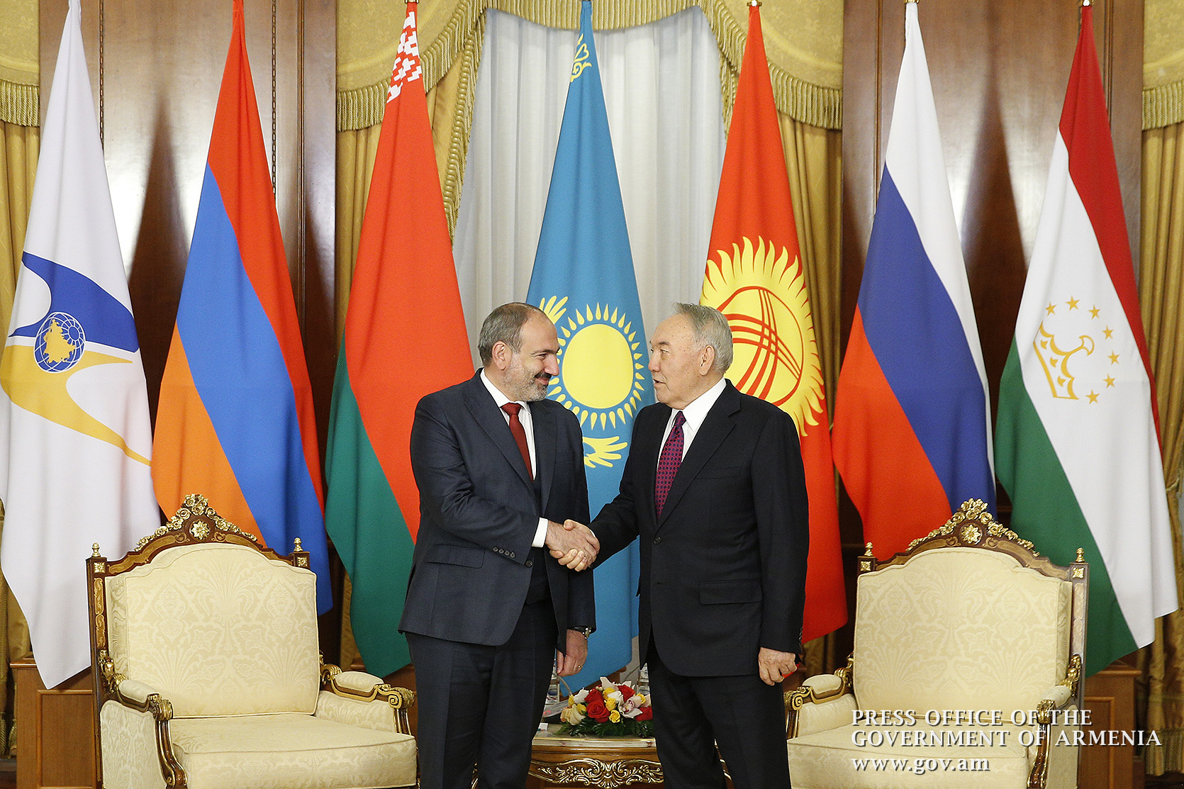 Премьер-министр Никол Пашинян встретился с первым президентом Казахстана Нурсултаном Назарбаевым