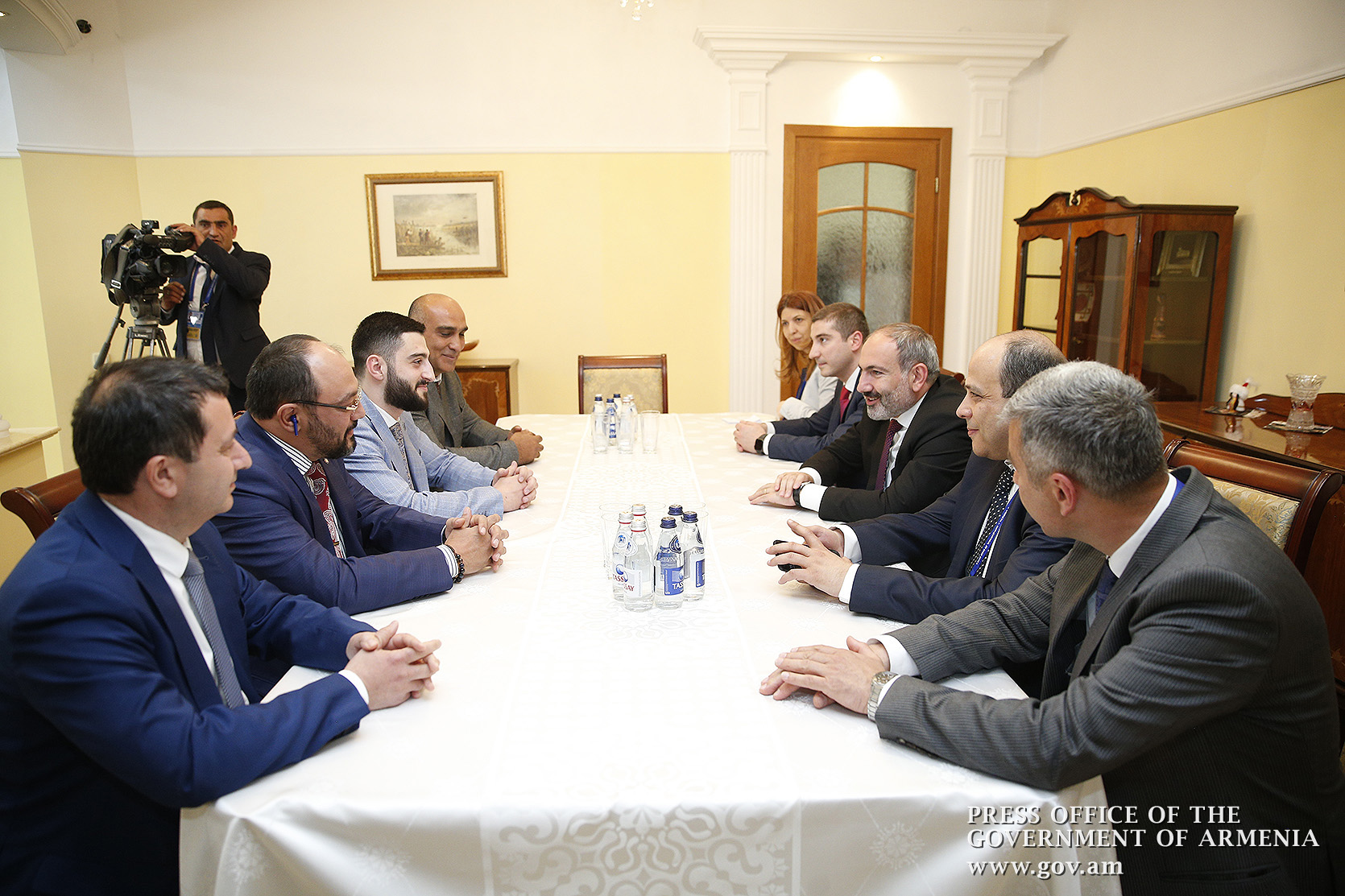 Никол Пашинян принял участие в официальном ужине лидеров государств-членов ЕАЭС и встретился с армянскими предпринимателями