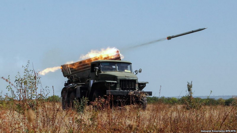 Миссия ОБСЕ: боевики «ЛНР-ДНР» разместили танки и «Грады» в центре Луганска