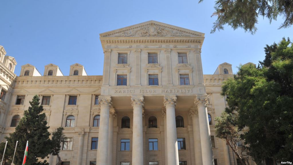 МИД Азербайджана призвал Армению к «конструктивному участию в переговорах по Карабаху»