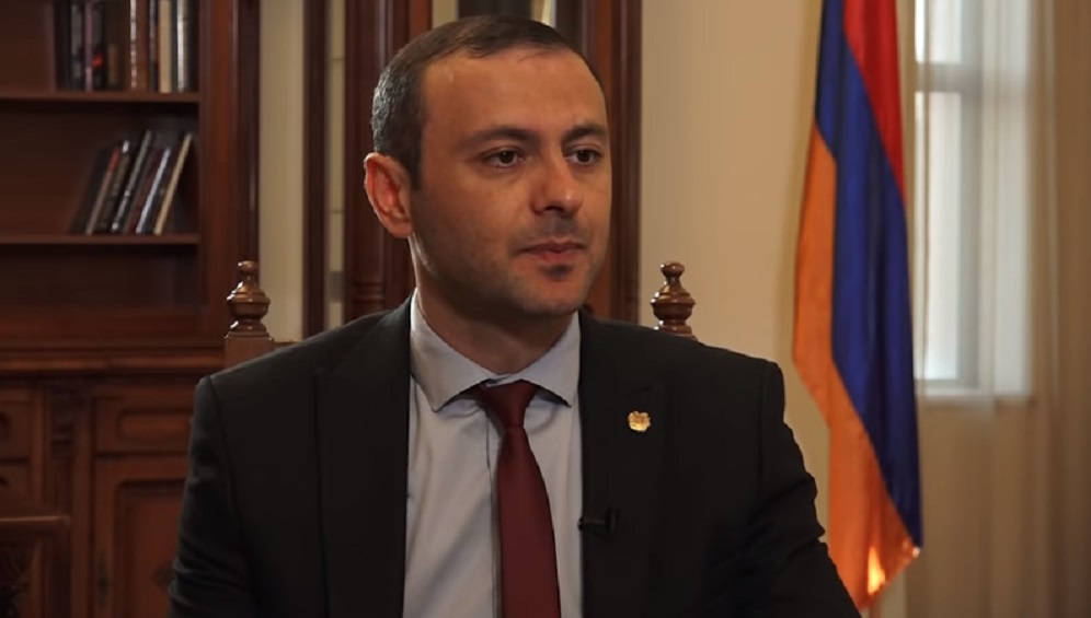 Армен Григорян: азербайджанский министр обороны сбежал, оказавшись под прицелом армянских солдат