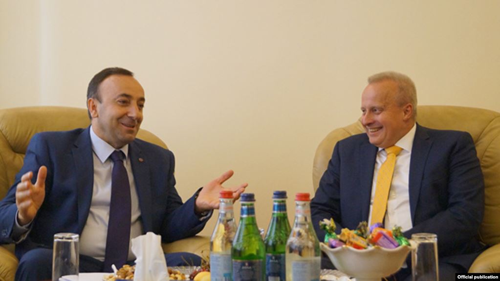 Посол России посетил председателя Конституционного суда Армении Грайра Товмасяна