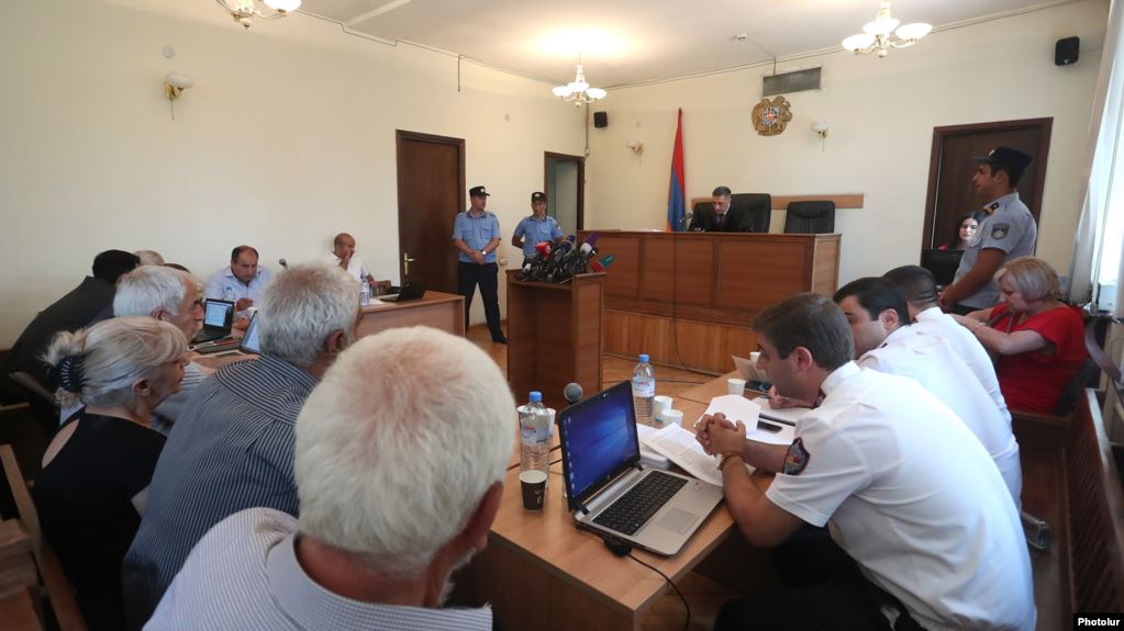 Парламентские силы не видят политического подтекста в решении об аресте Кочаряна