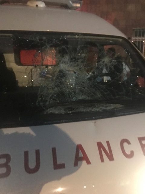 В селе Воскеат напали на машину скорой помощи, разбили камнями стекла и зеркала