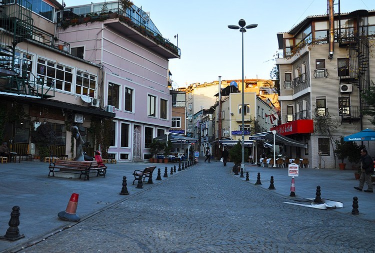«Это начало»: в Стамбуле двое неизвестных напали на женщину из Армении