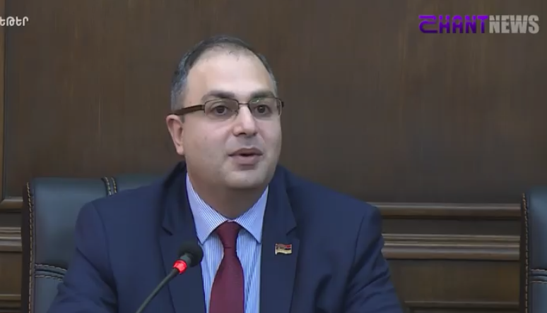 Глава Комиссии парламента Армении в Арцахе раскритиковал позицию Самвела Бабаяна
