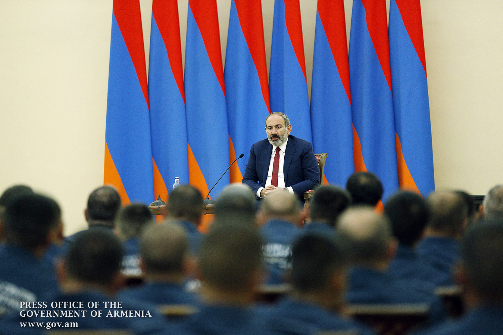 Никол Пашинян встретился с членами первой группы осуществлявших гуманитарную миссию в Сирии армянских специалистов
